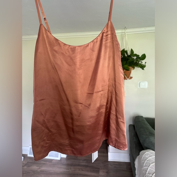 NWT - Reformation Nevada Top 100% Silk Size Small - Picture 2 of 6